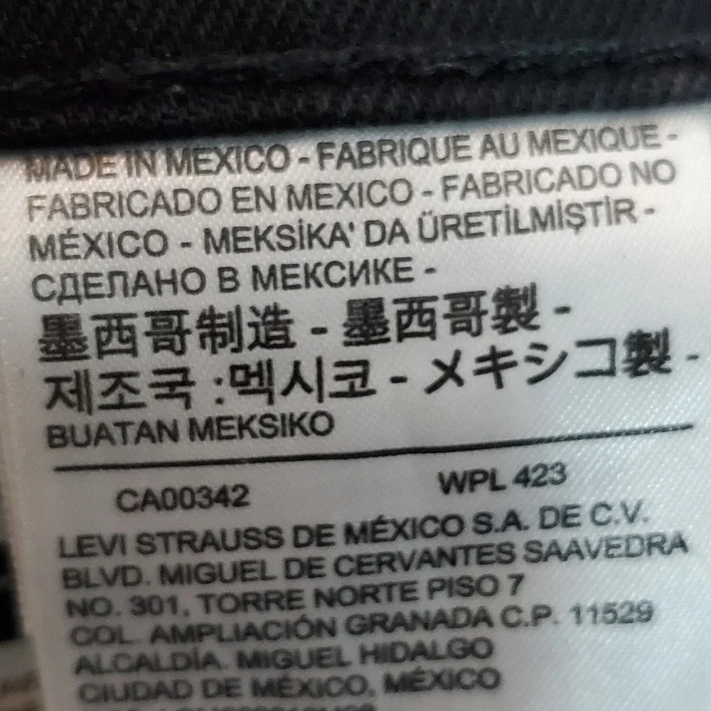 Levis *please carefully